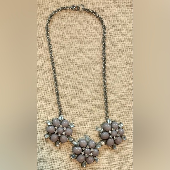 3 Flower Rhinestone  Necklace - Picture 7 of 8